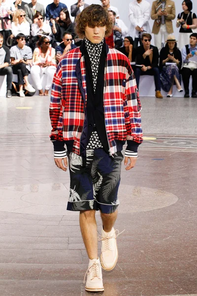 Look 5